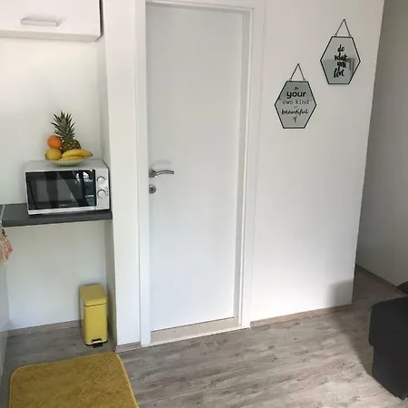 Apartamento Studio Apartman Fani