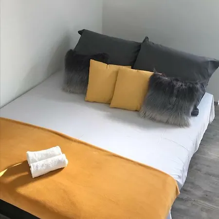 Apartamento Studio Apartman Fani